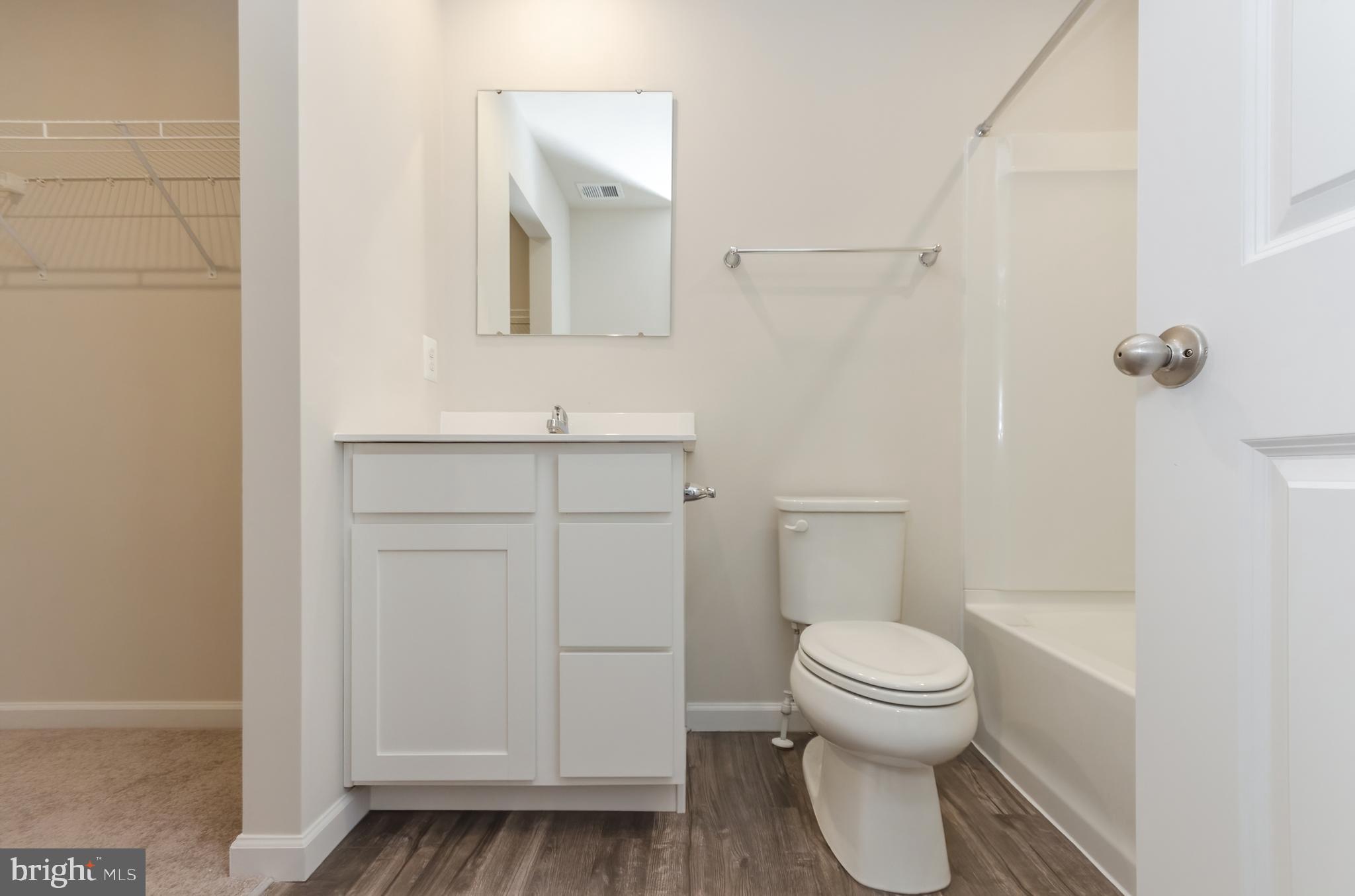 THE LAKES AT MARTINSBURG - Residential Lease