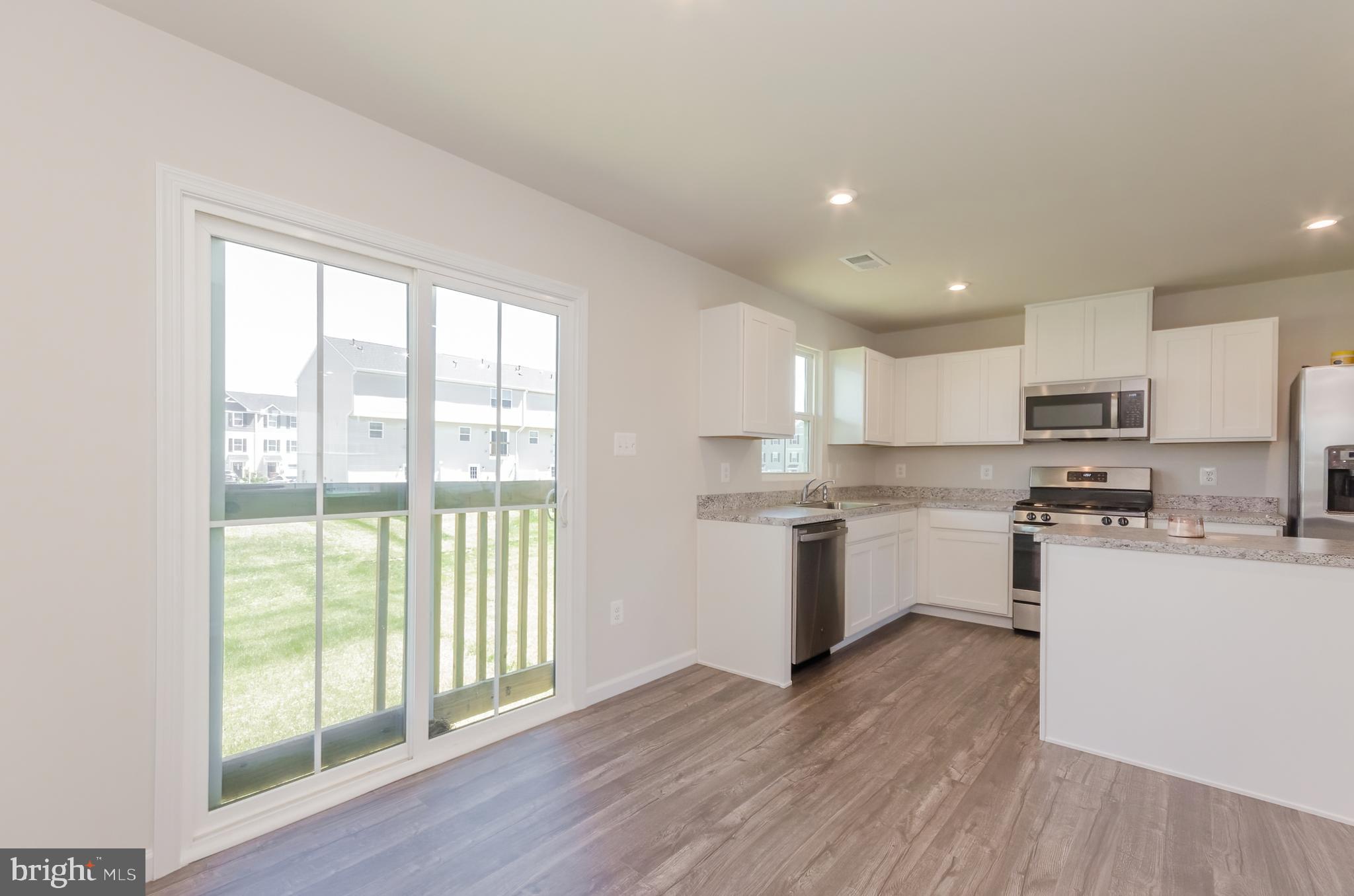 THE LAKES AT MARTINSBURG - Residential Lease