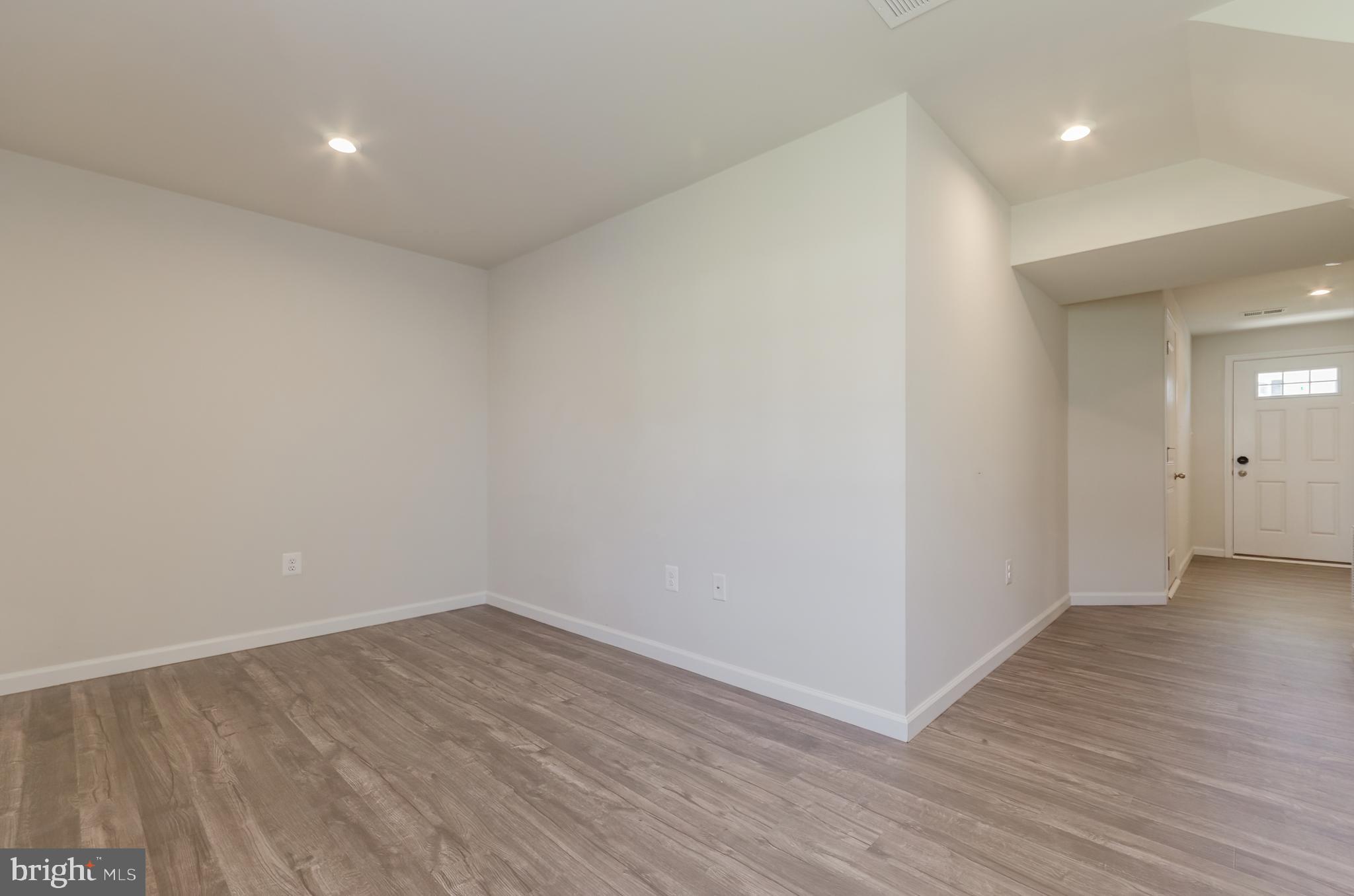 THE LAKES AT MARTINSBURG - Residential Lease