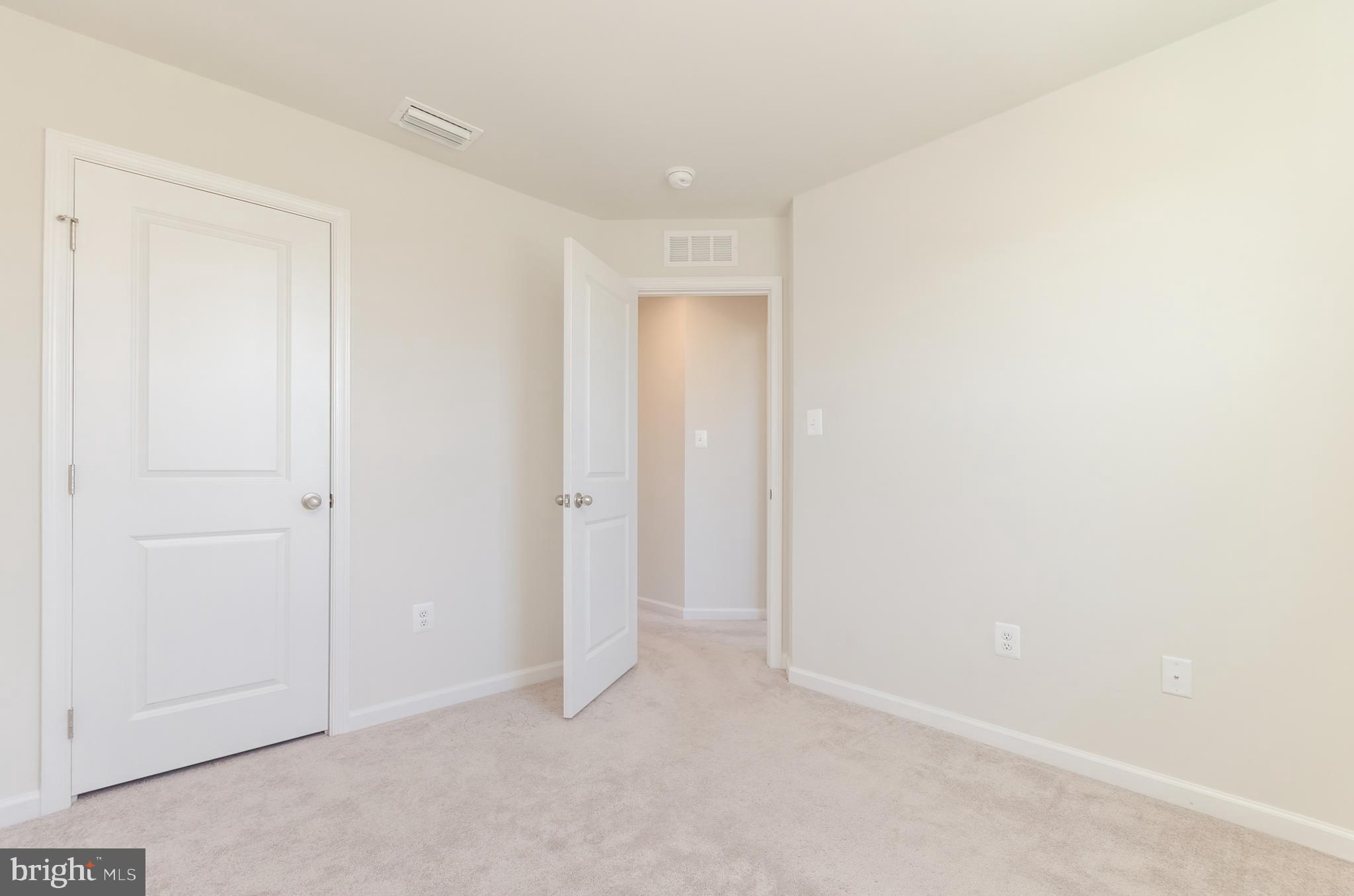 THE LAKES AT MARTINSBURG - Residential Lease