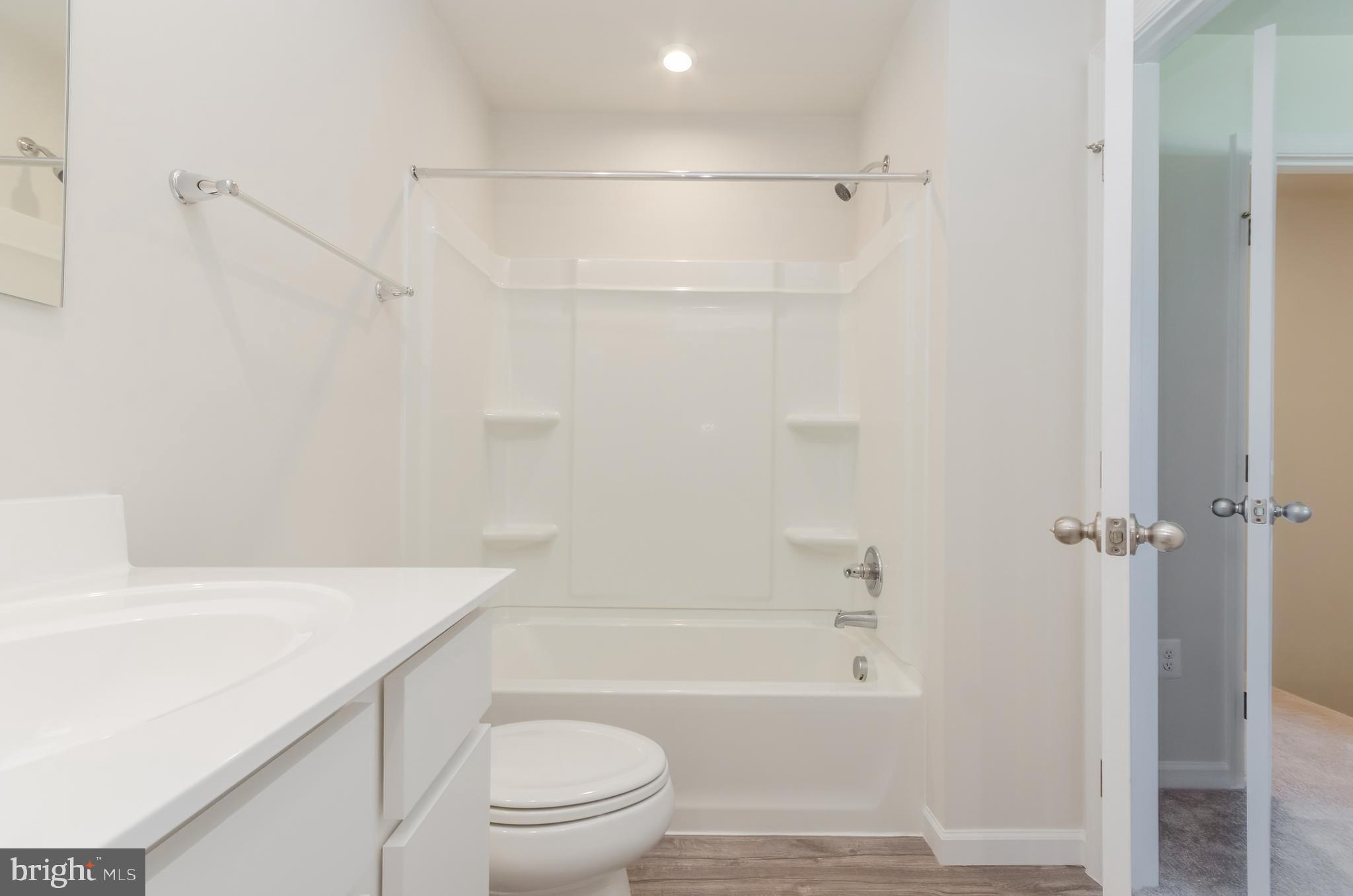 THE LAKES AT MARTINSBURG - Residential Lease