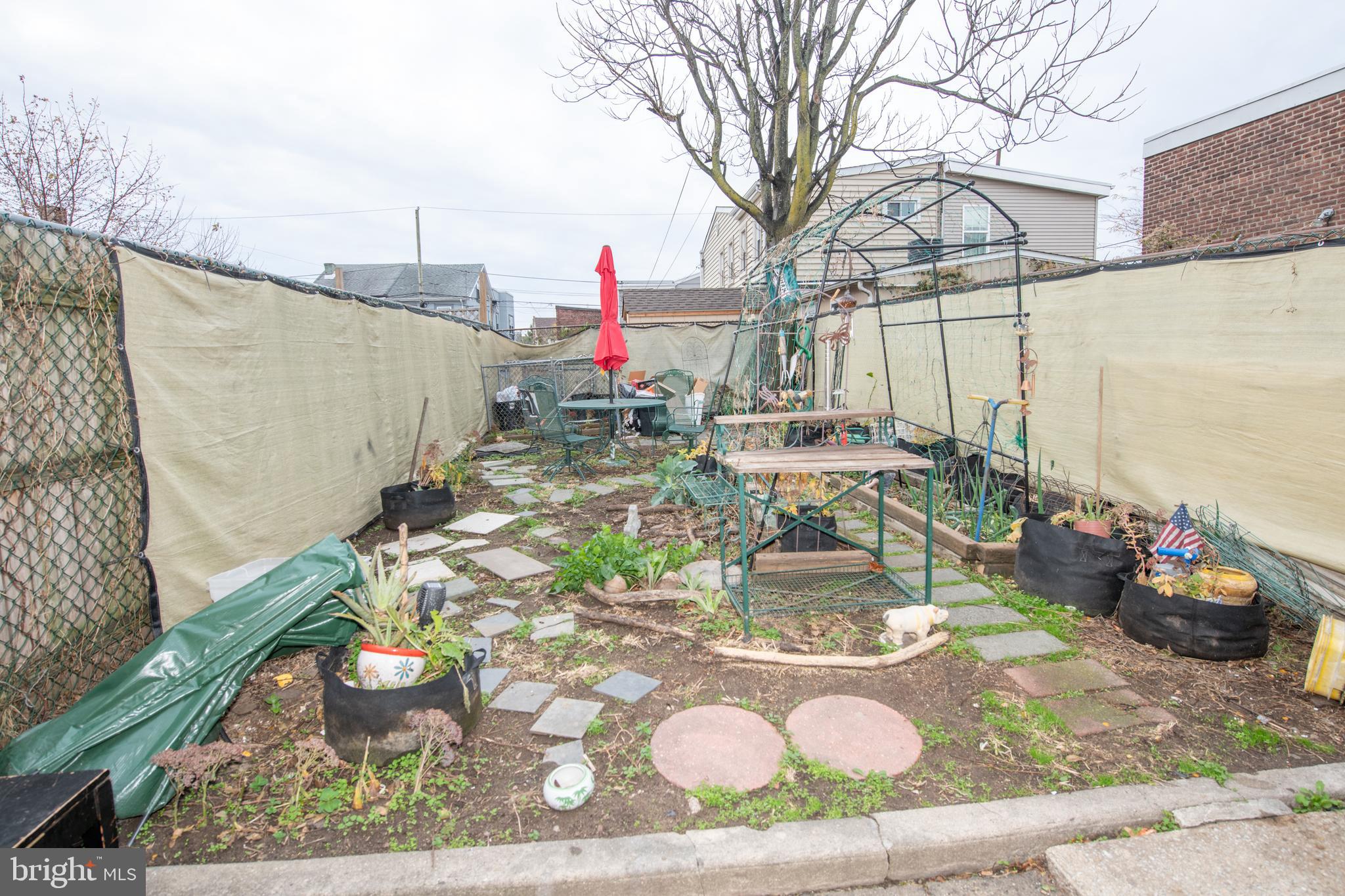 BRIDESBURG - Residential