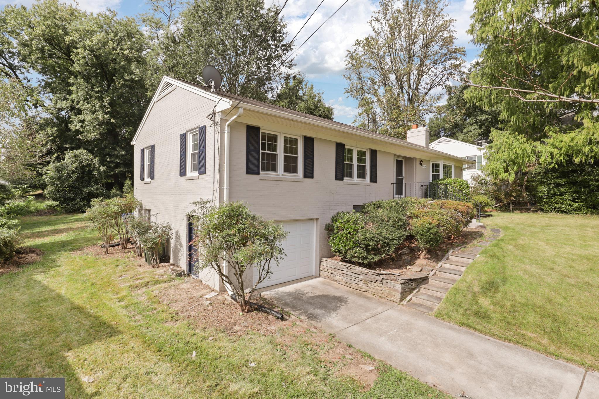 CHESTERBROOK WOODS - Residential Lease