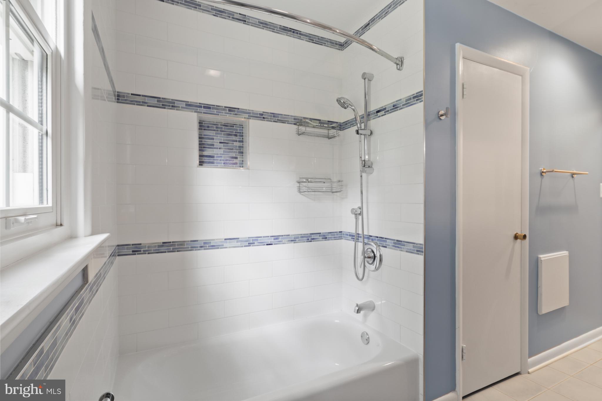 CHESTERBROOK WOODS - Residential Lease