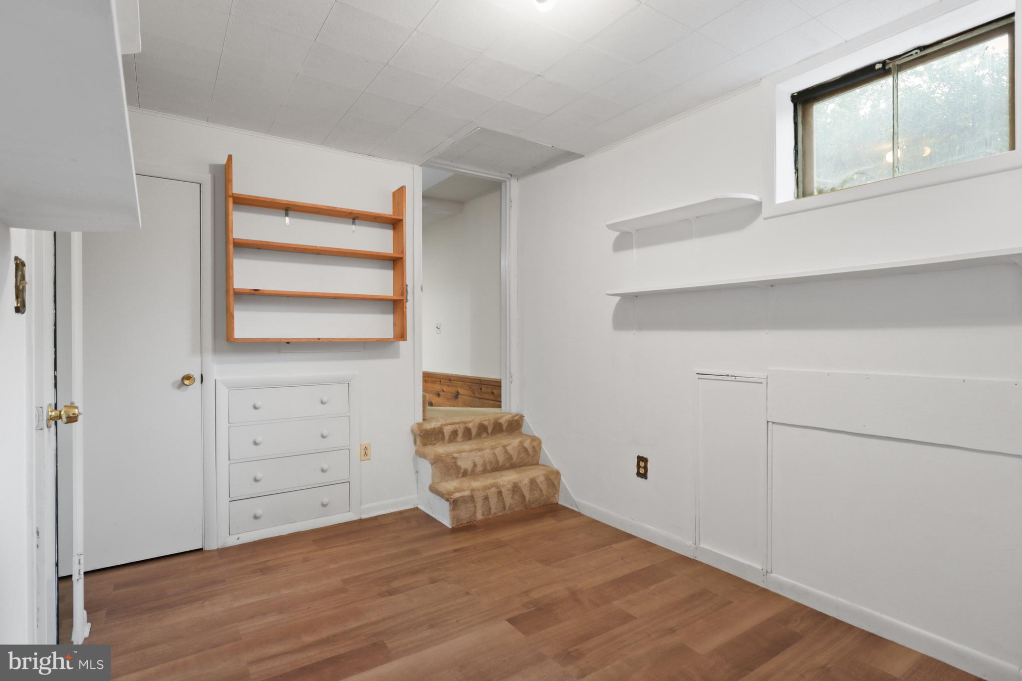 CHESTERBROOK WOODS - Residential Lease