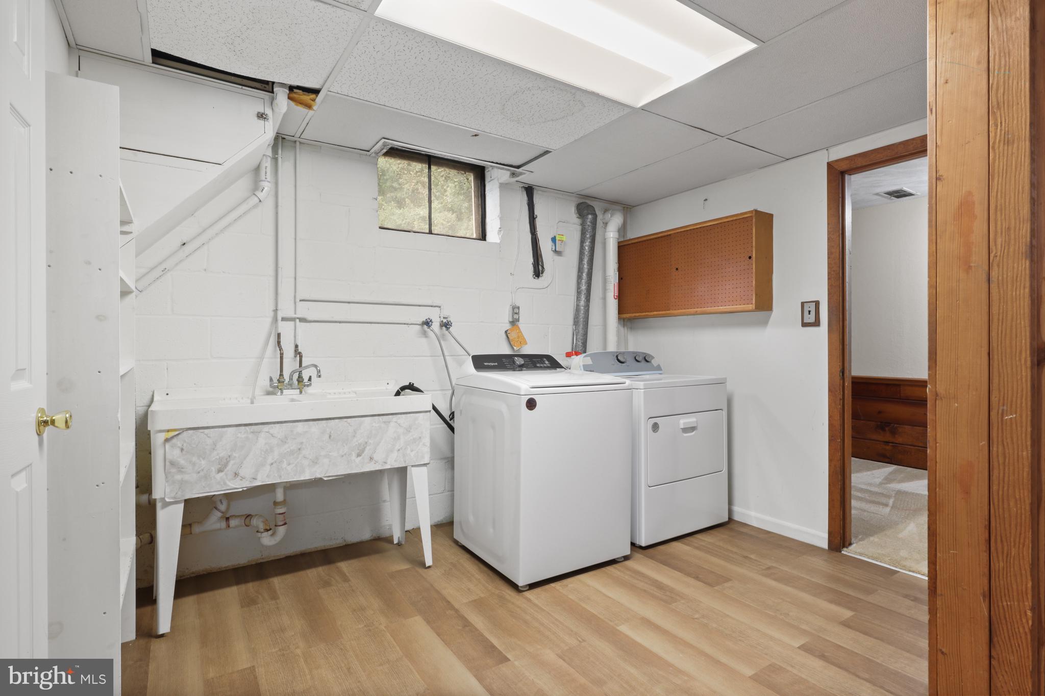 CHESTERBROOK WOODS - Residential Lease