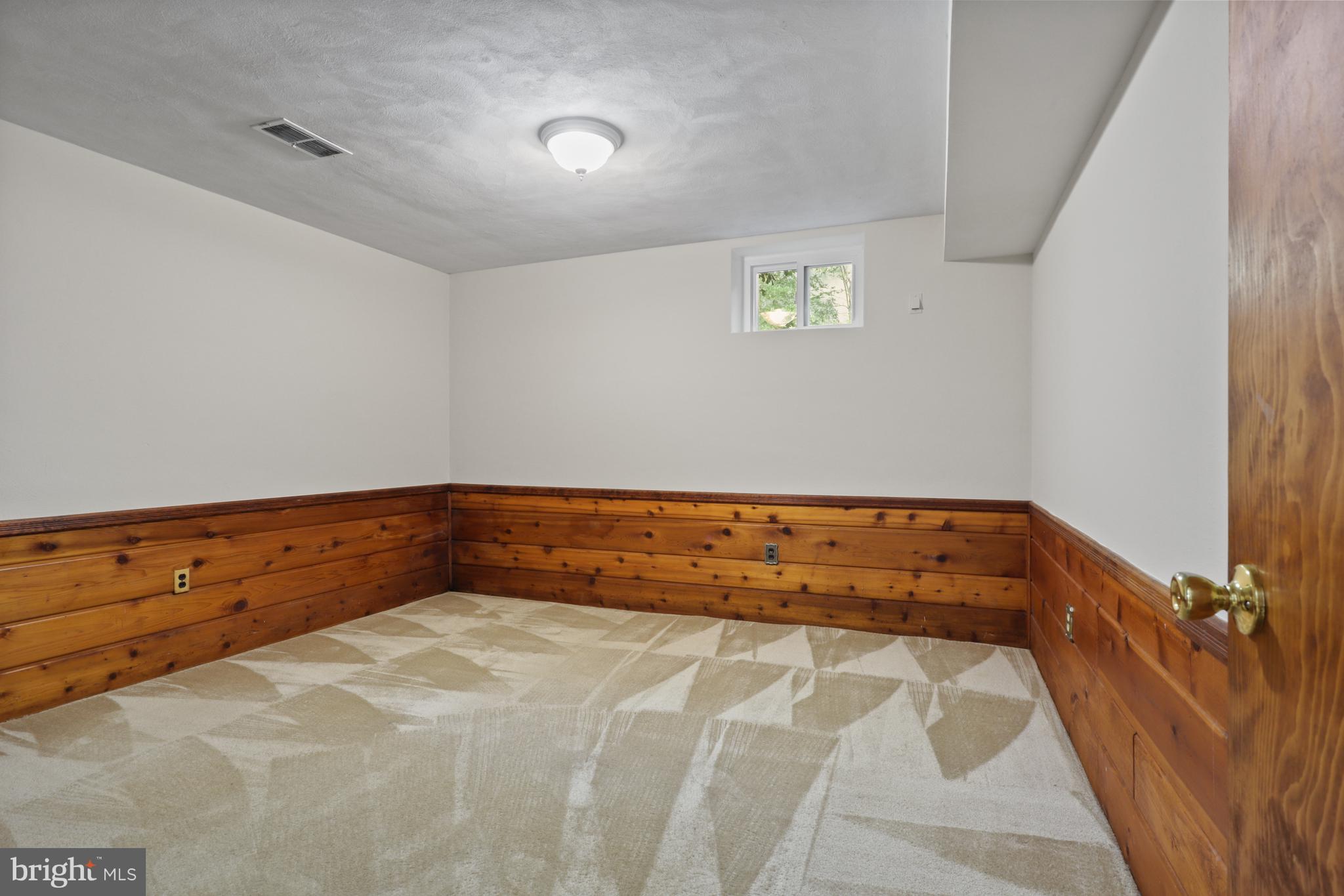 CHESTERBROOK WOODS - Residential Lease