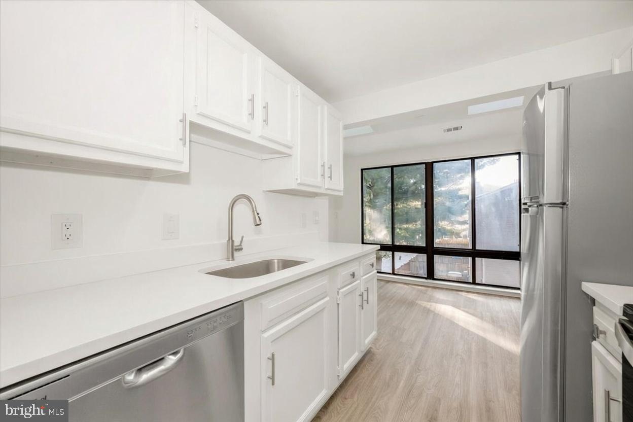 FARMINGDALE - Residential