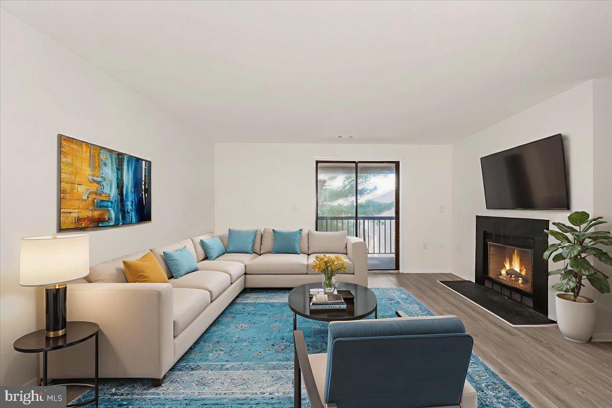 FARMINGDALE - Residential