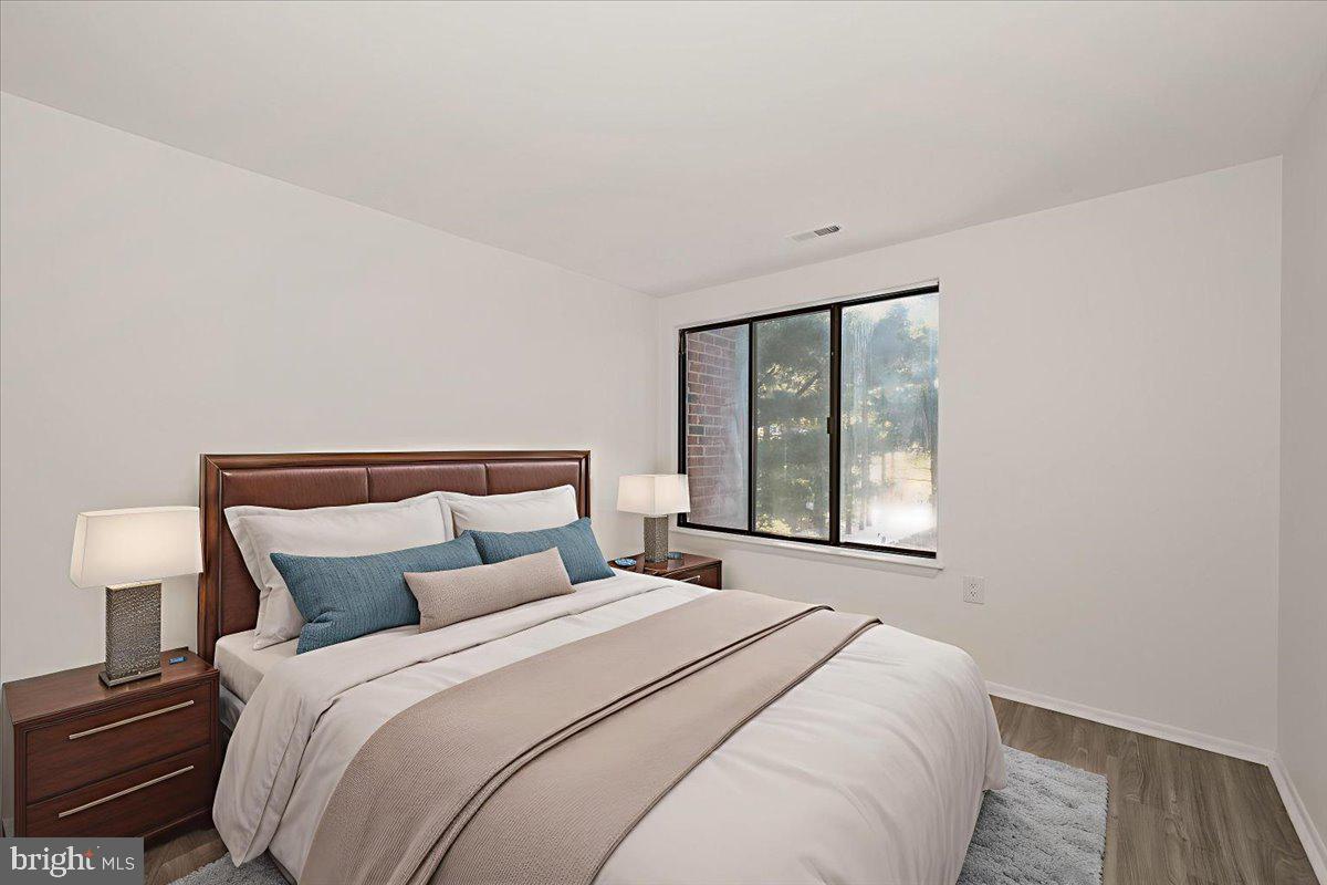 FARMINGDALE - Residential