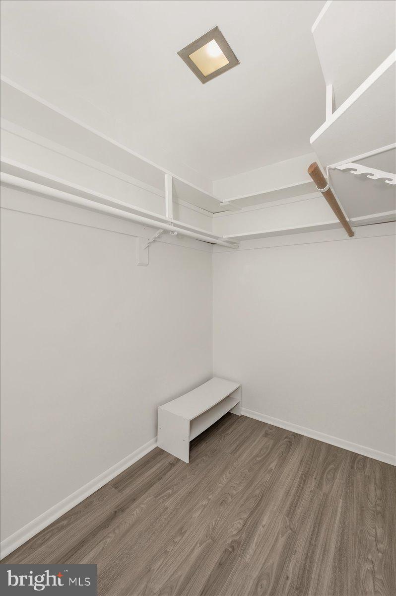 FARMINGDALE - Residential