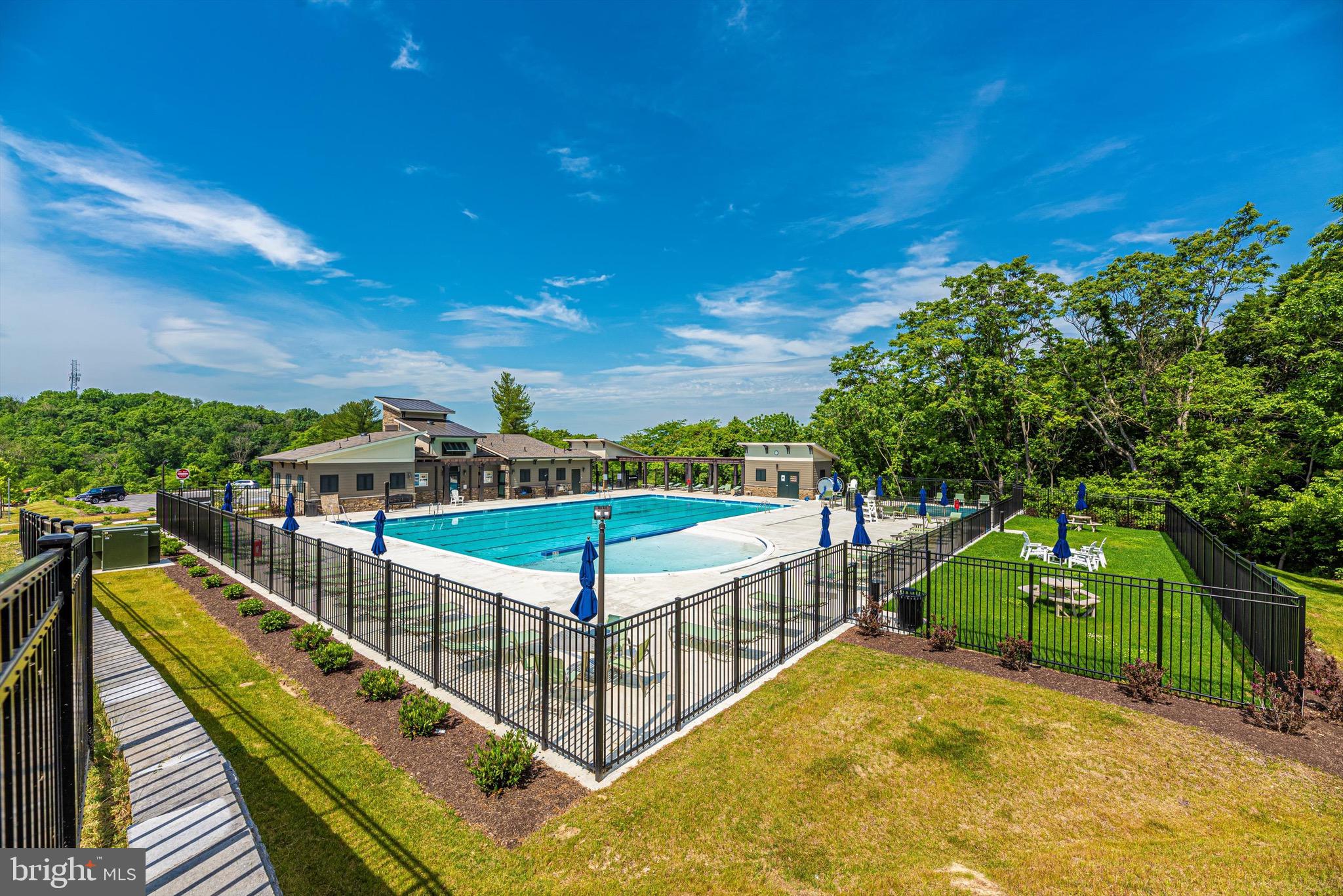 TALLYN RIDGE - Residential