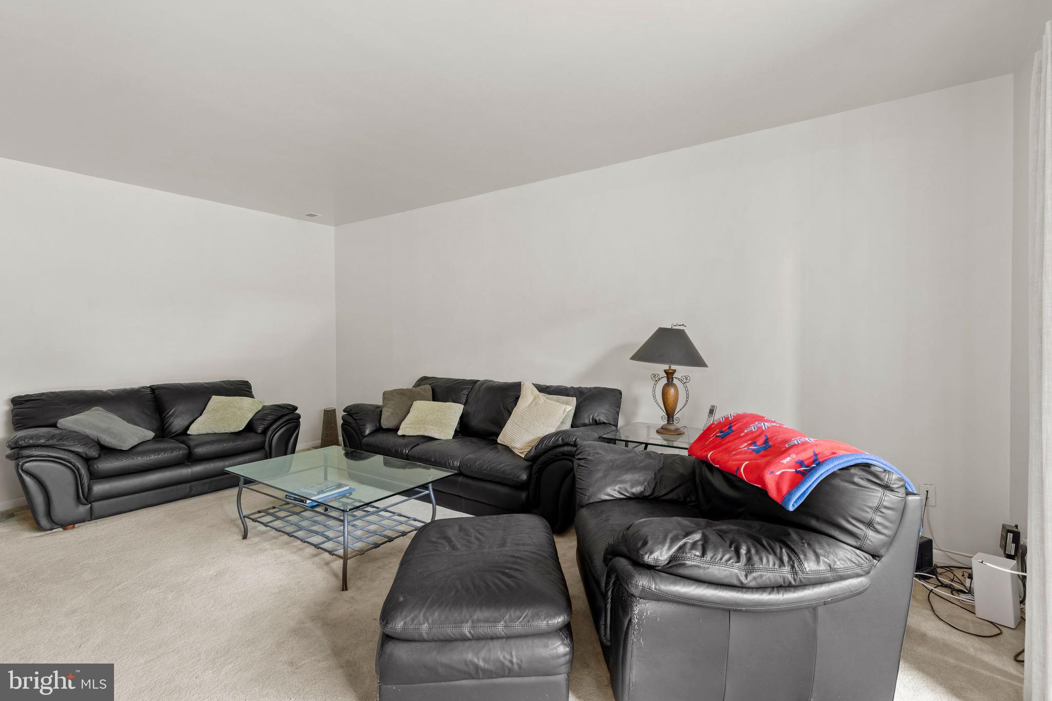 3 MULLINGAR COURT 202