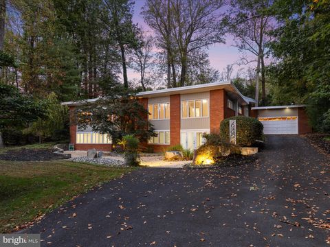 6420 CROSSWOODS DRIVE FALLS CHURCH VA 22044