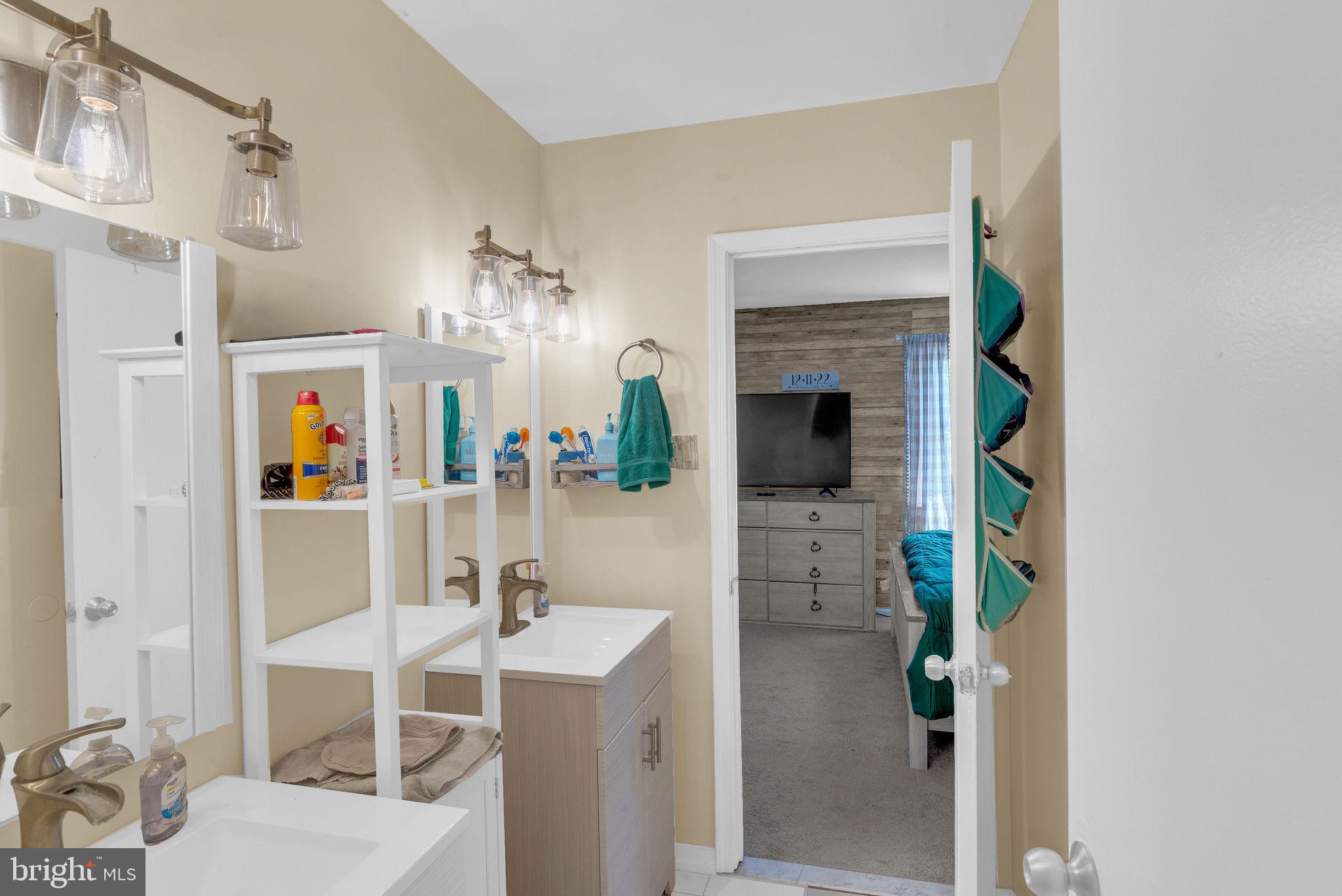 GREEN MEADOWS - Residential