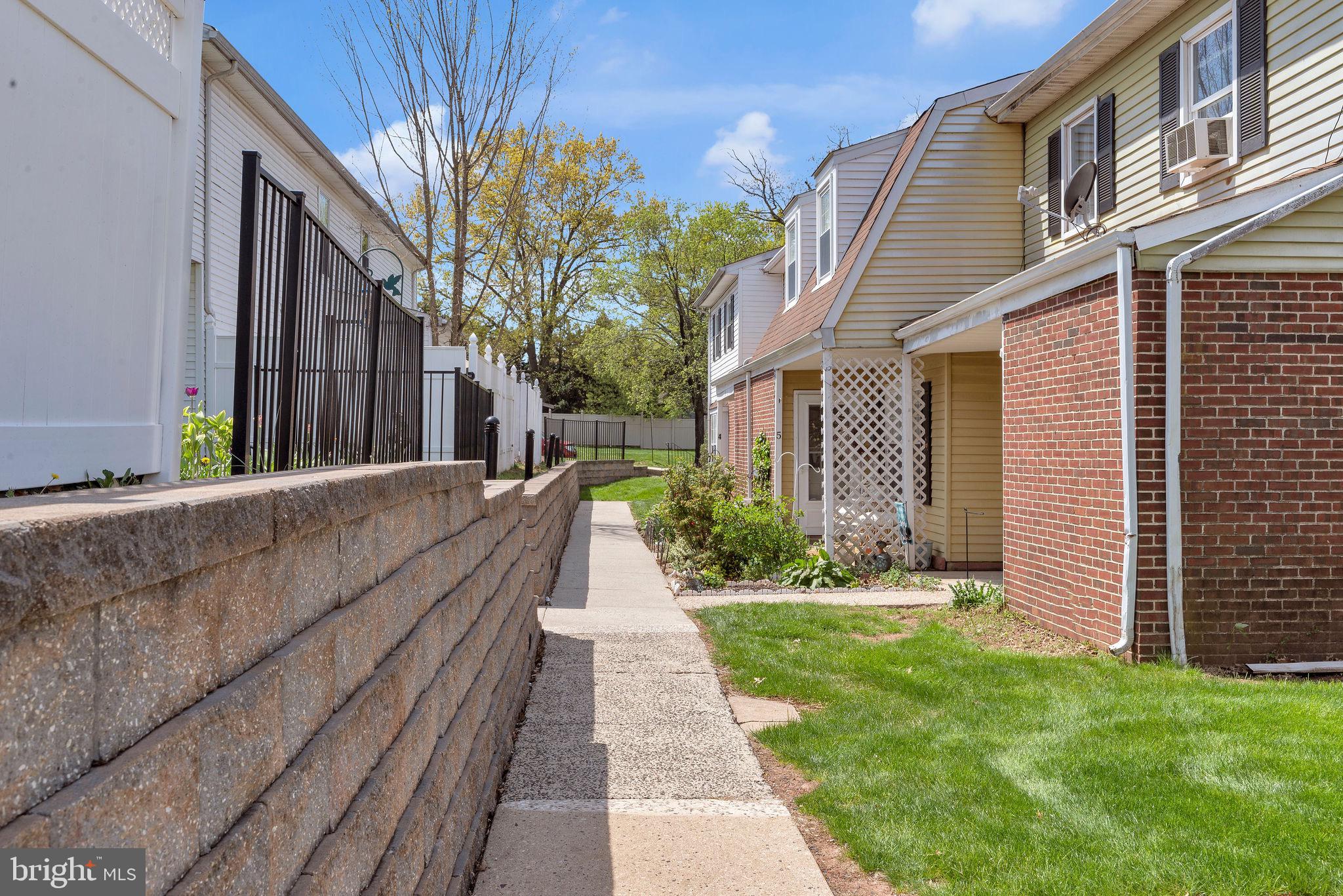 GREEN MEADOWS - Residential