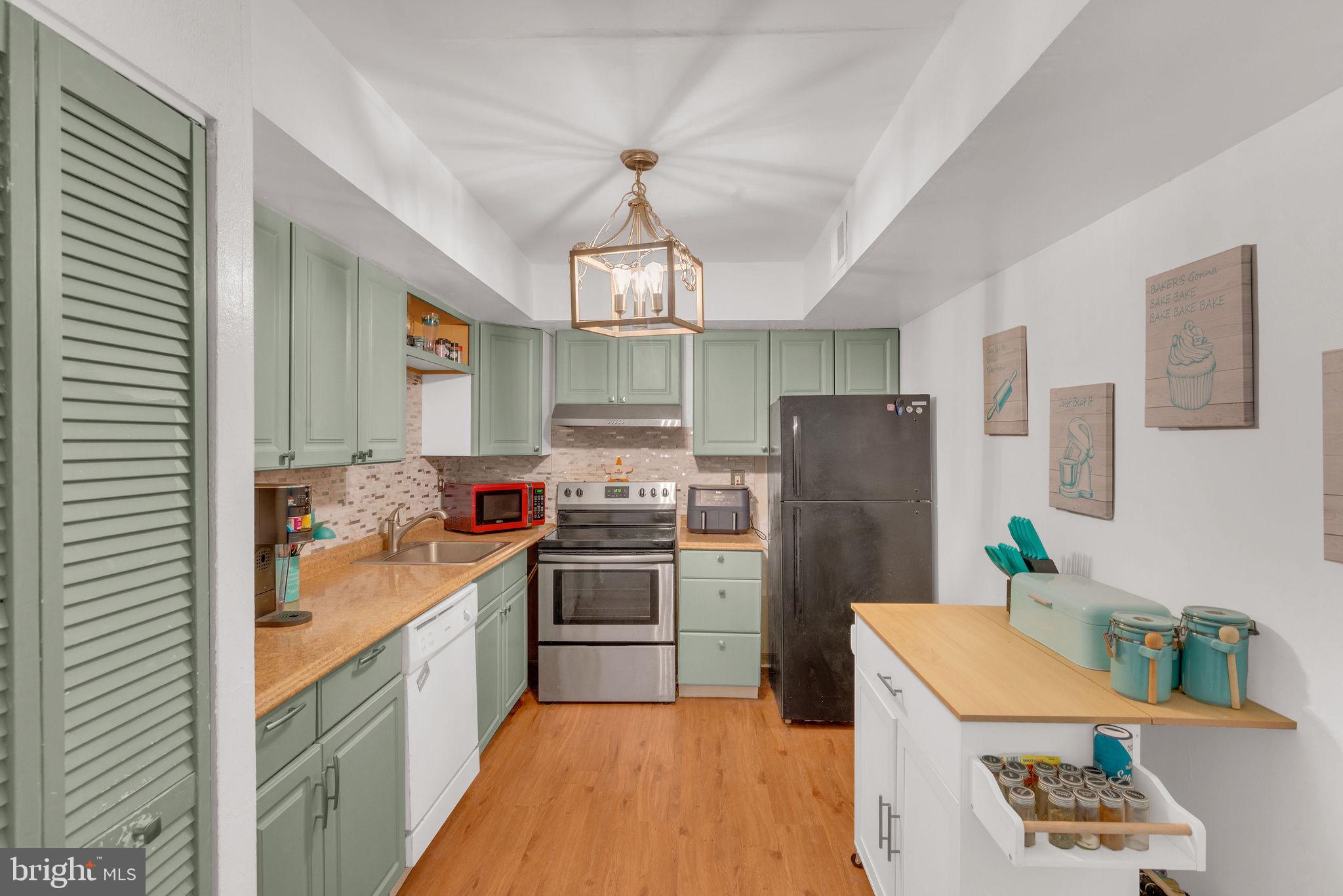 GREEN MEADOWS - Residential