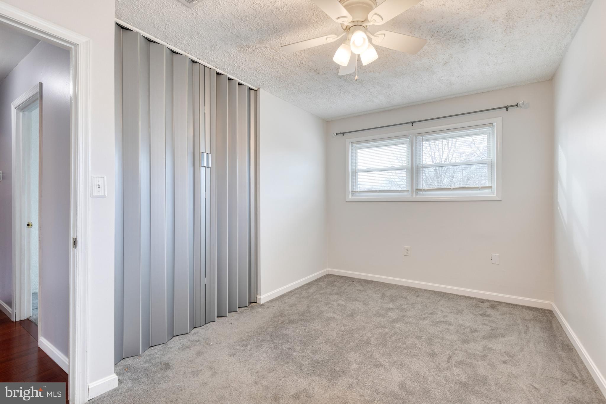 COUNTRY CLUB MANOR - Residential Lease