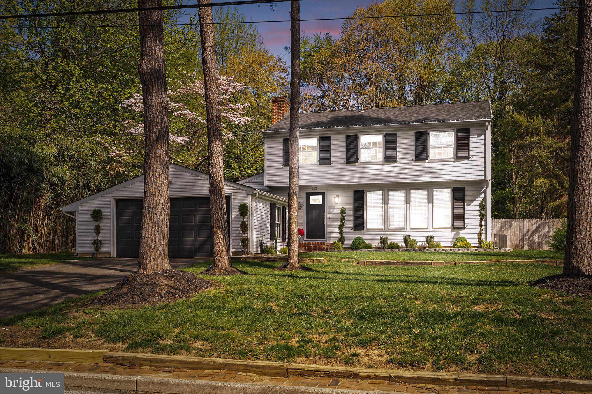 112 W RIDING ROAD