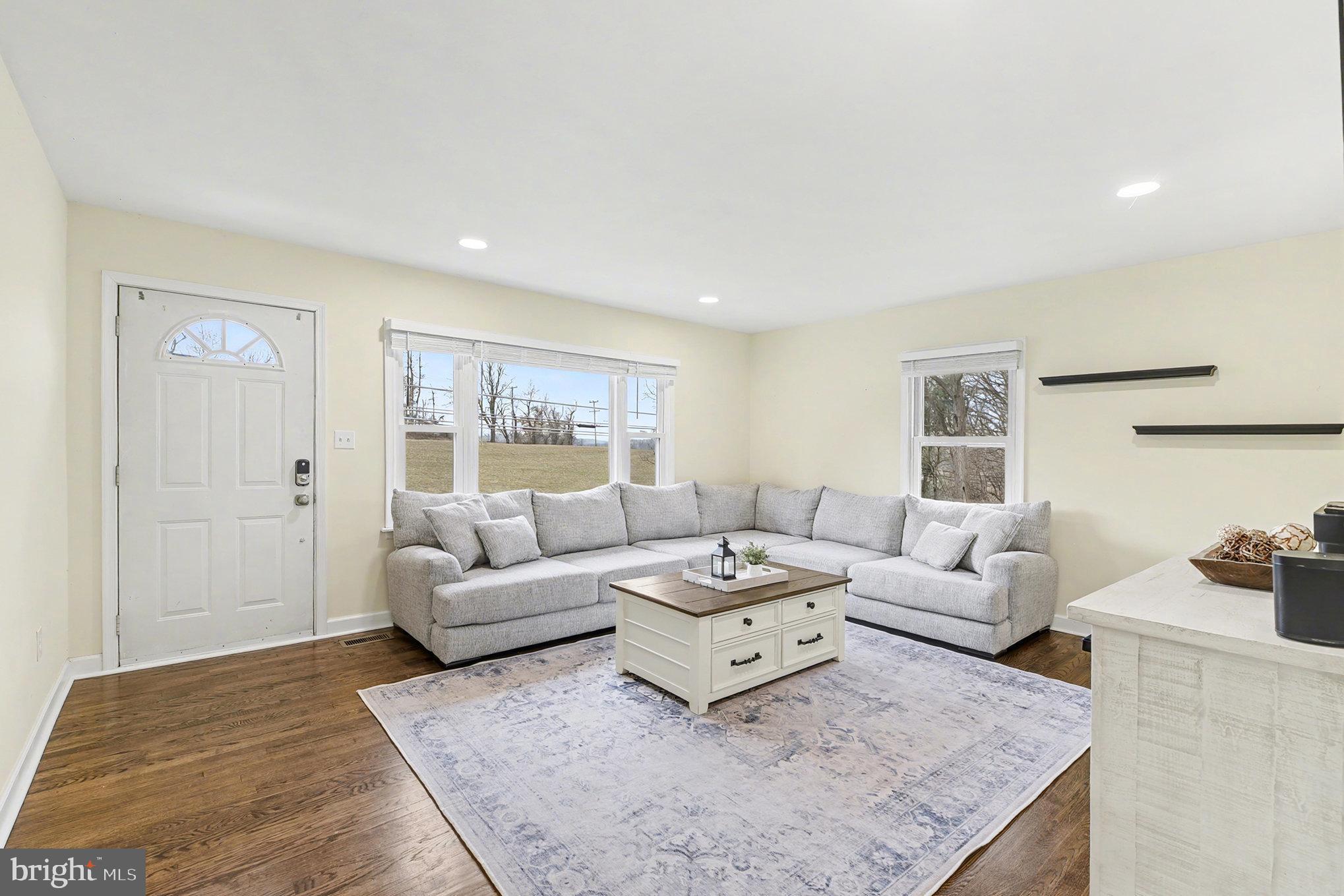 WHITEHALL - Residential