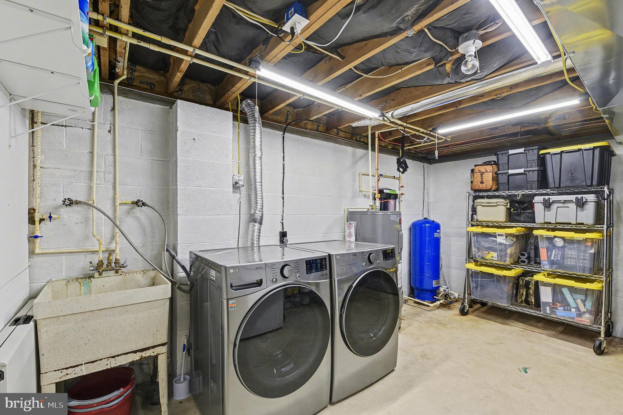 WHITEHALL - Residential