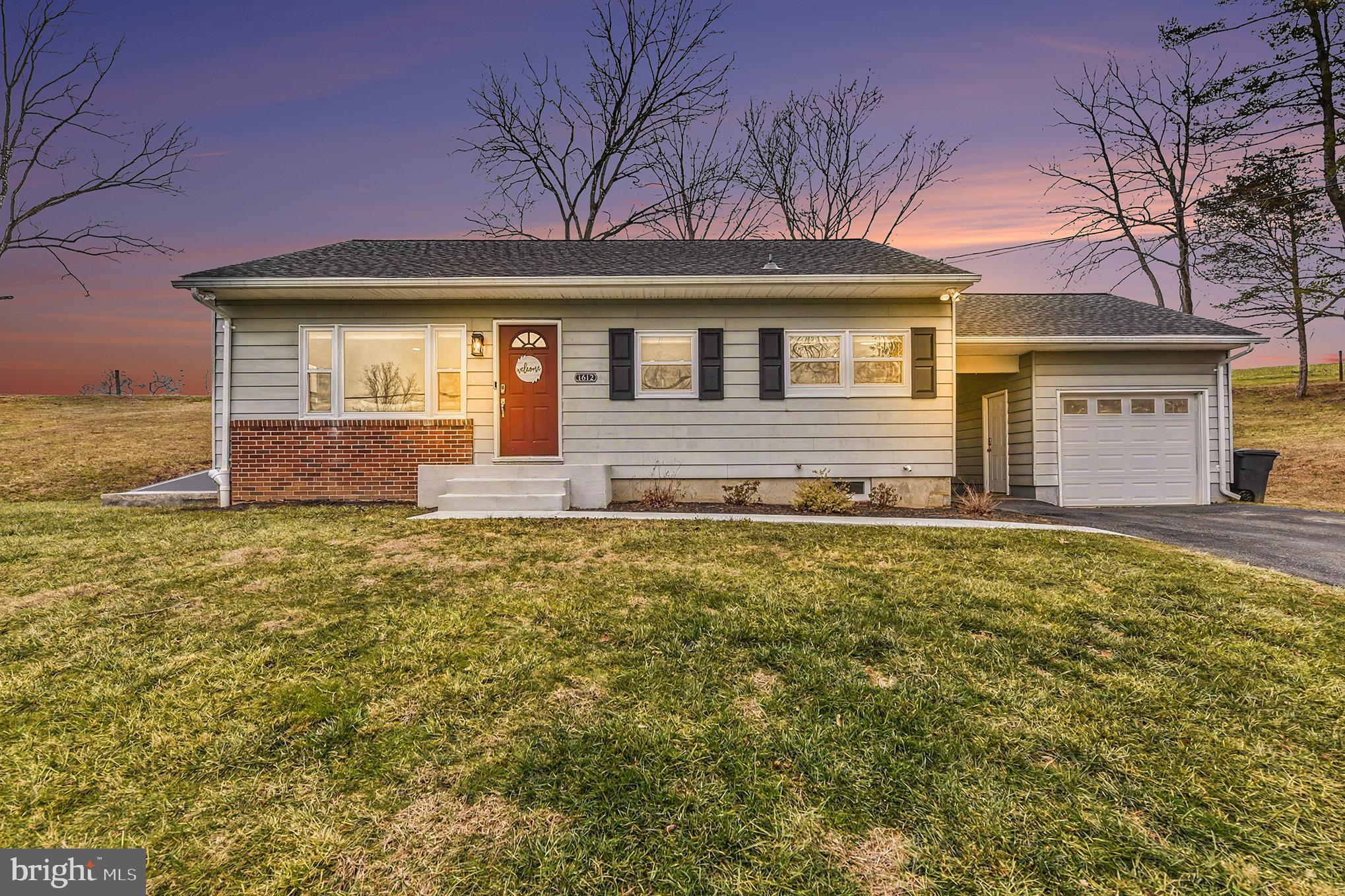 WHITEHALL - Residential