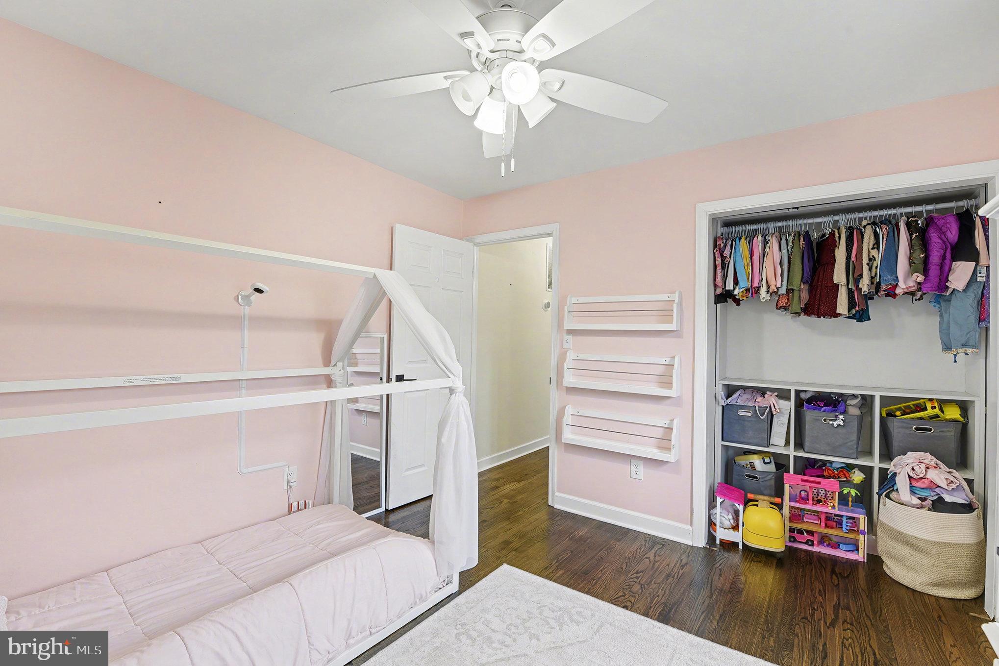 WHITEHALL - Residential