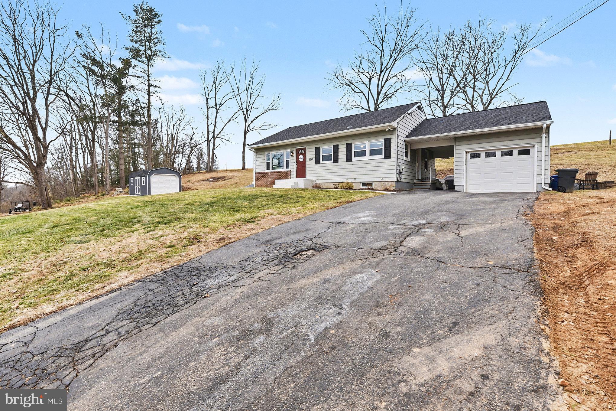 WHITEHALL - Residential