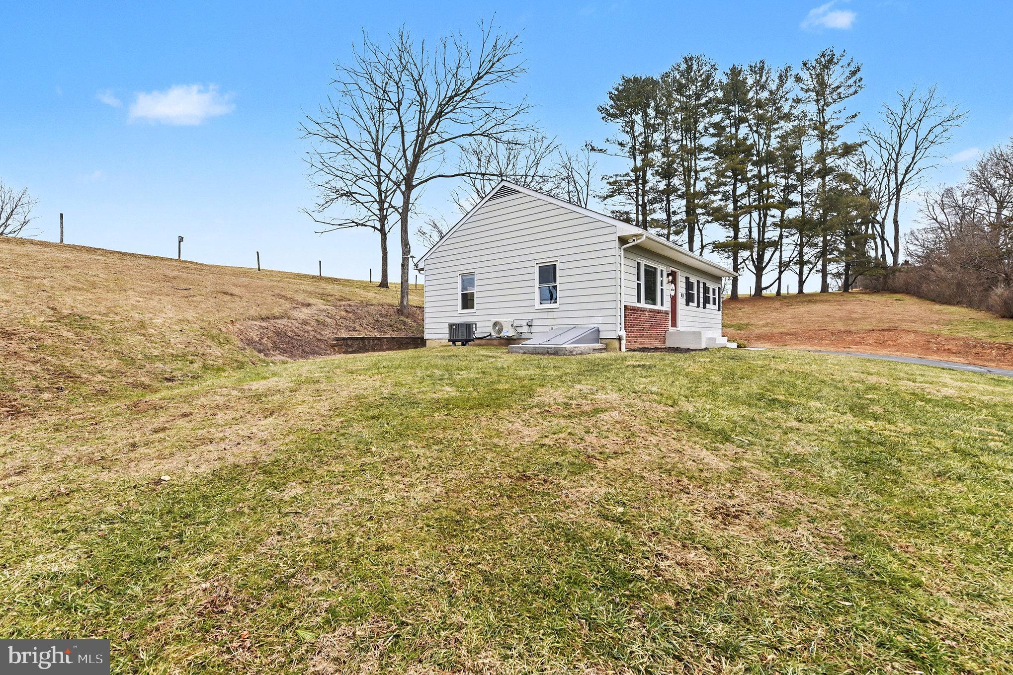 WHITEHALL - Residential