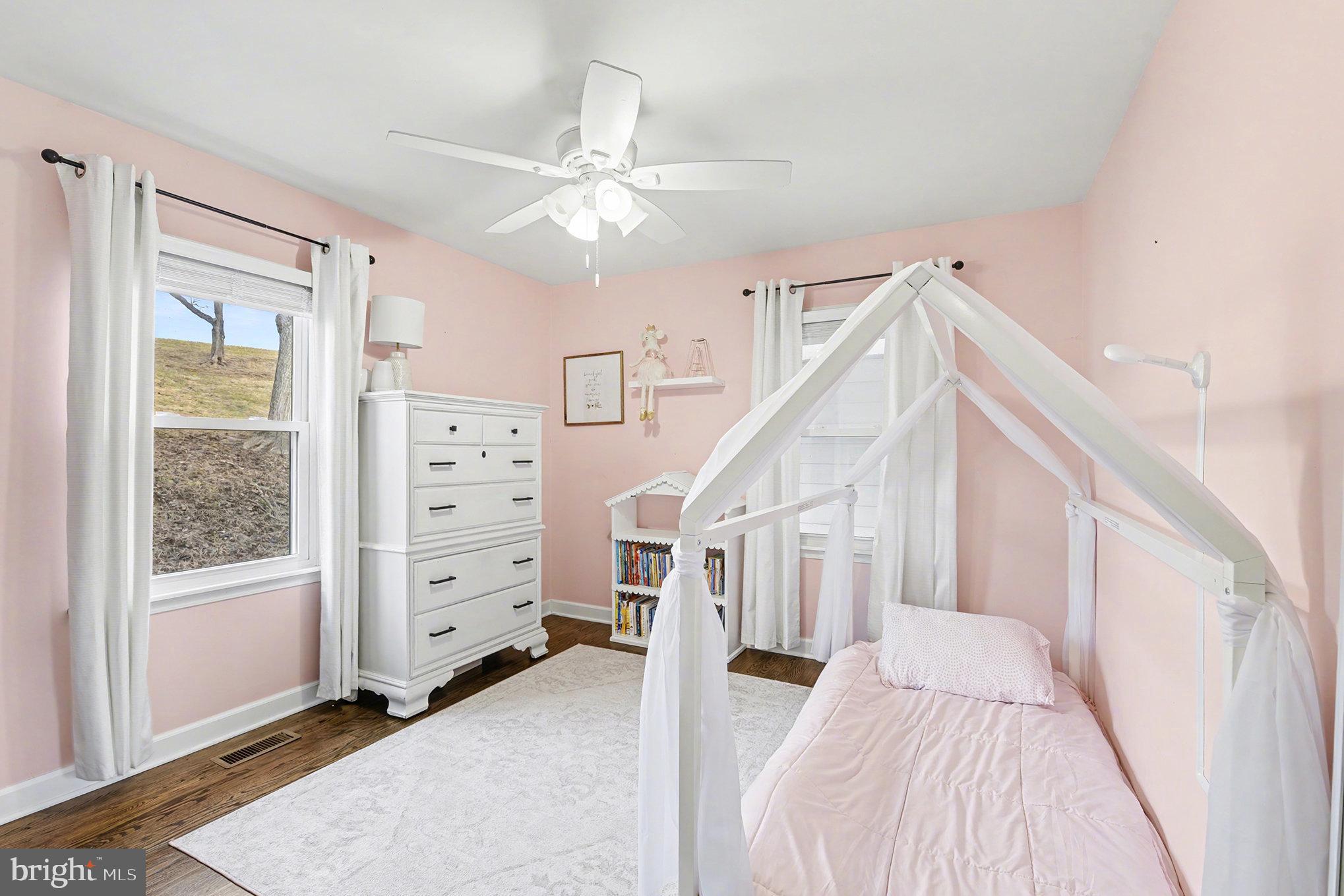 WHITEHALL - Residential