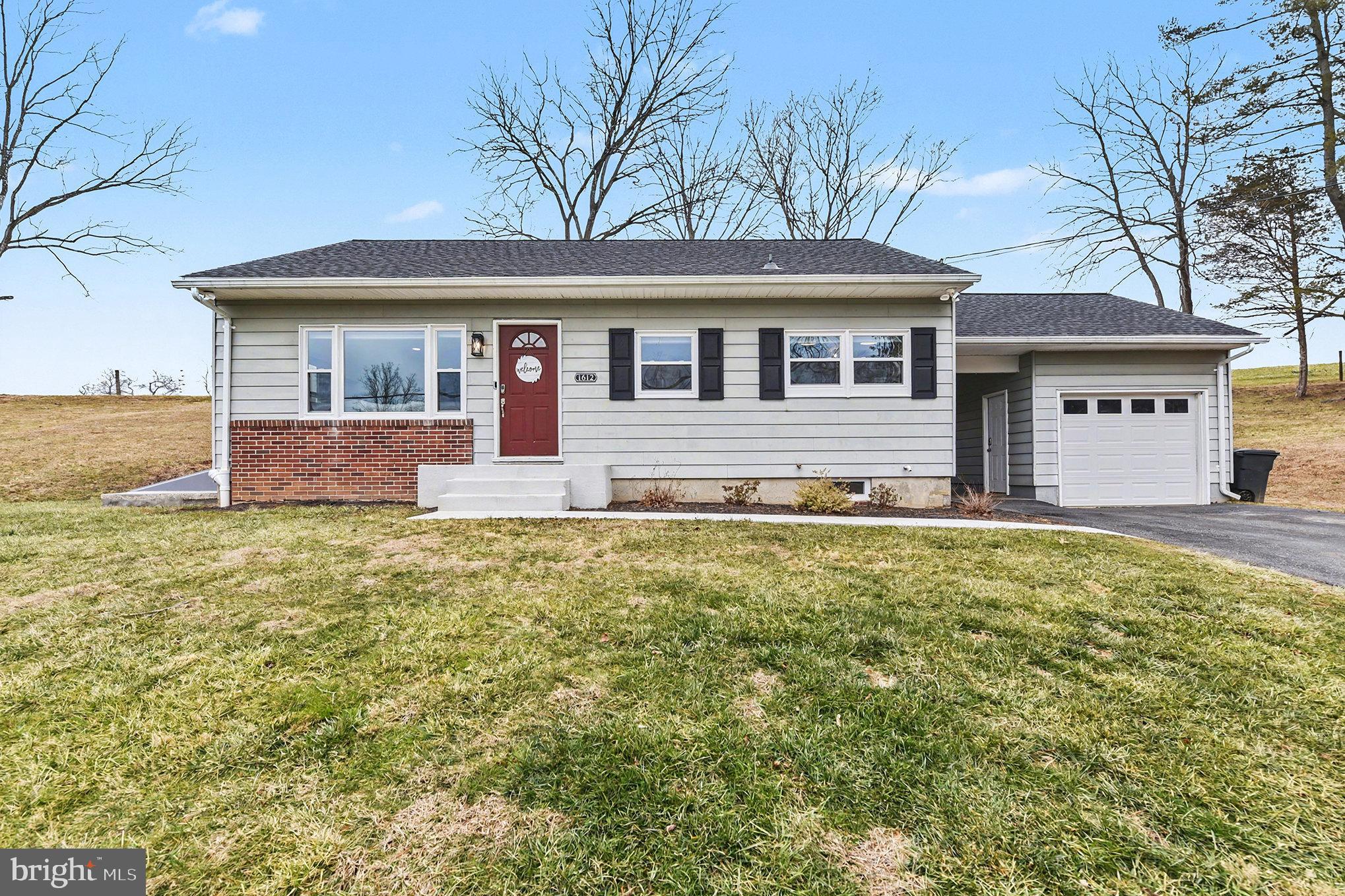 WHITEHALL - Residential