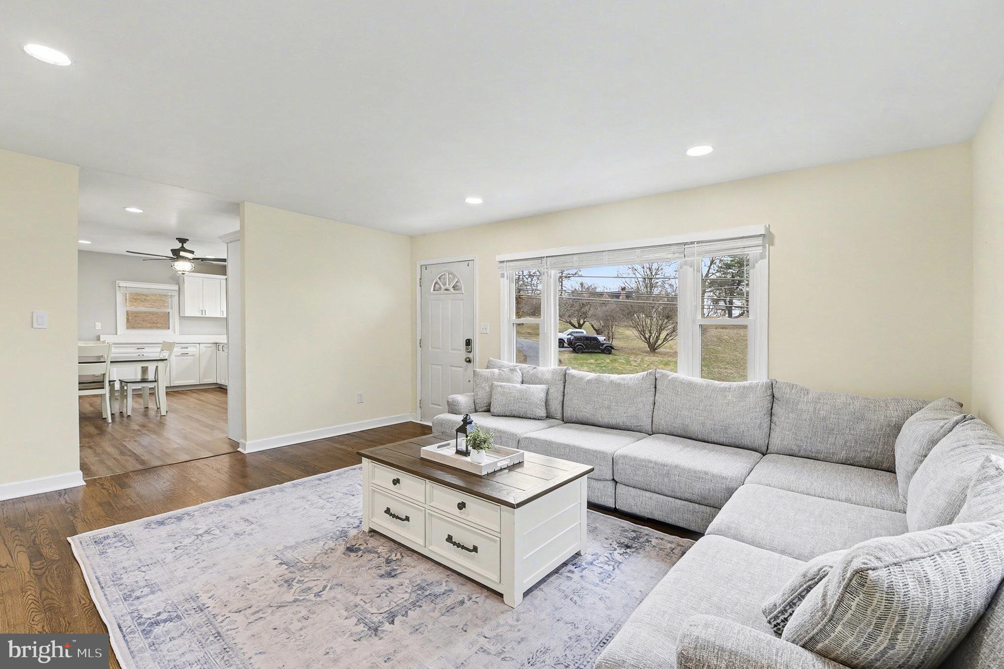 WHITEHALL - Residential