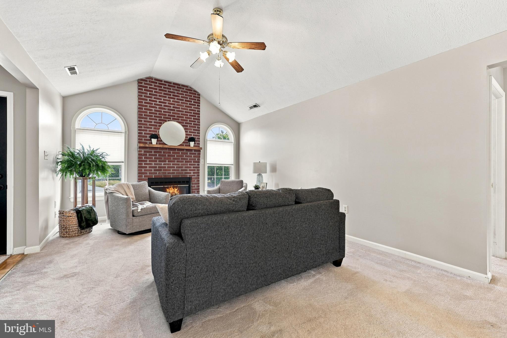 206 VISTA COURT