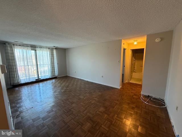 HOLLY HOUSE - Residential