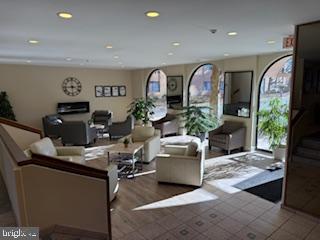 HOLLY HOUSE - Residential