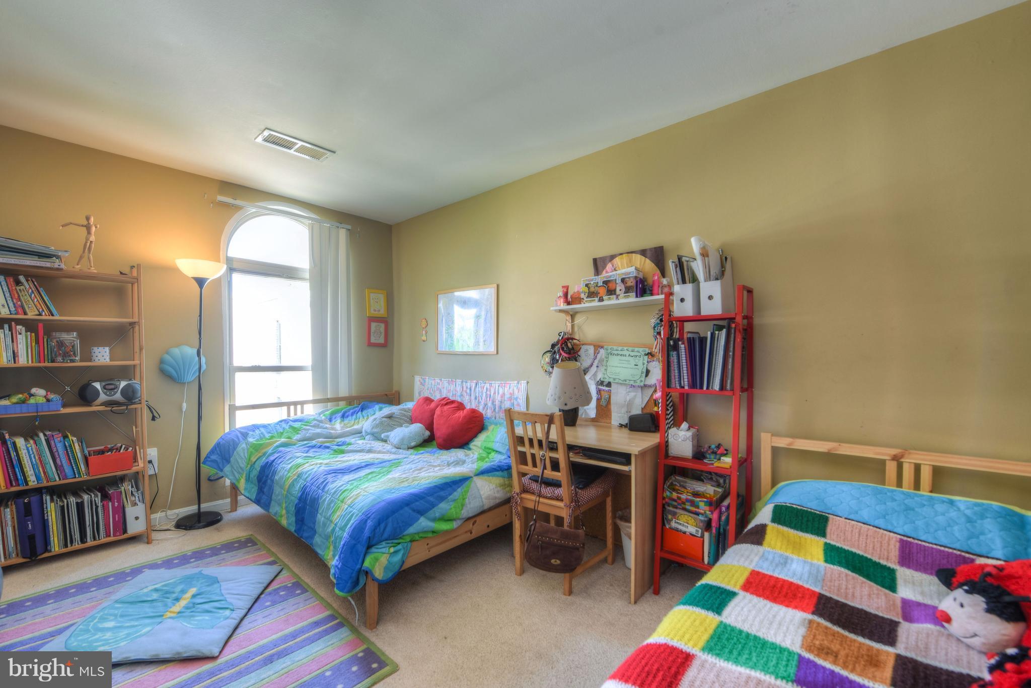 CANTERBURY SQUARE - Residential