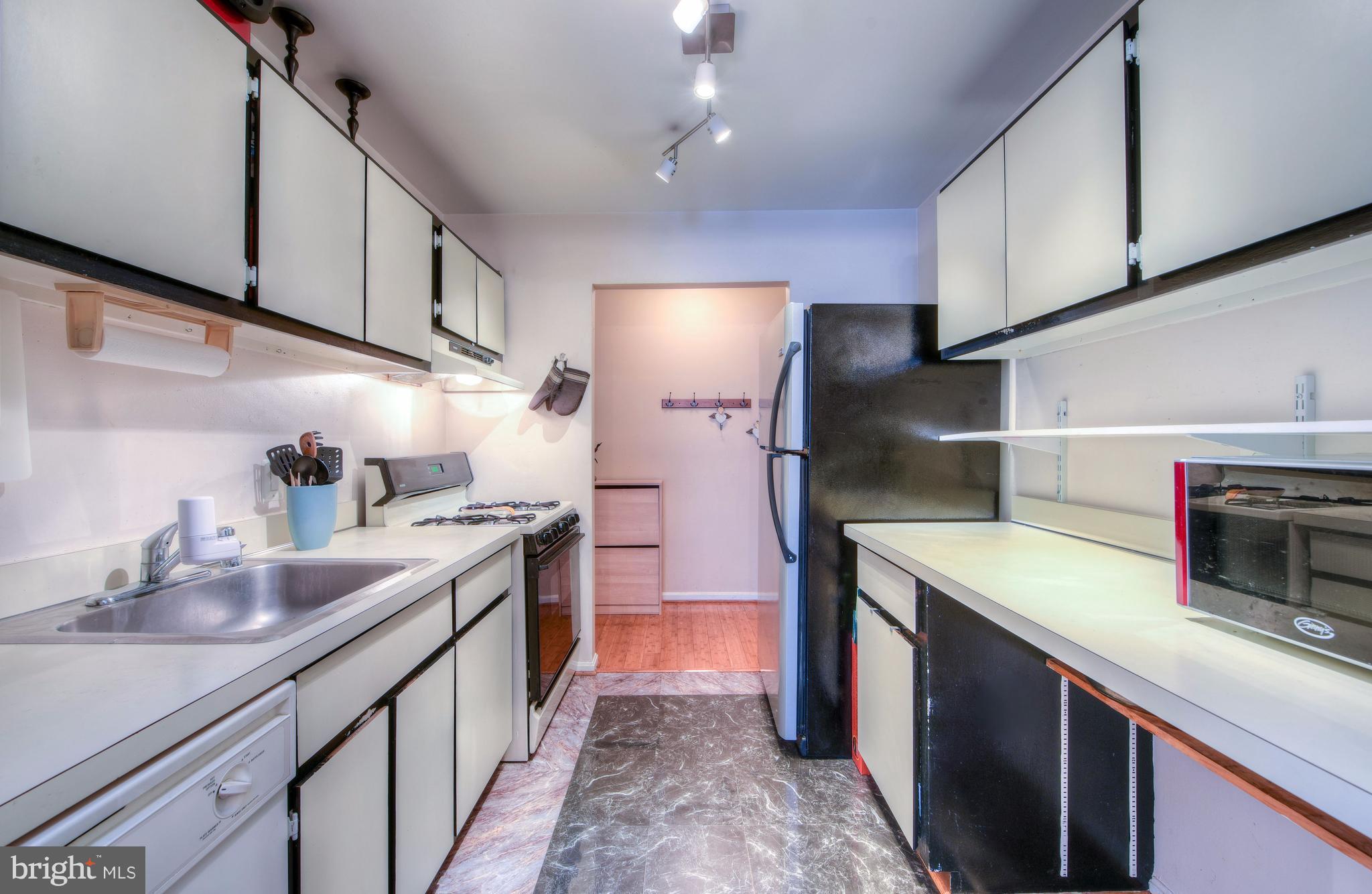 CANTERBURY SQUARE - Residential