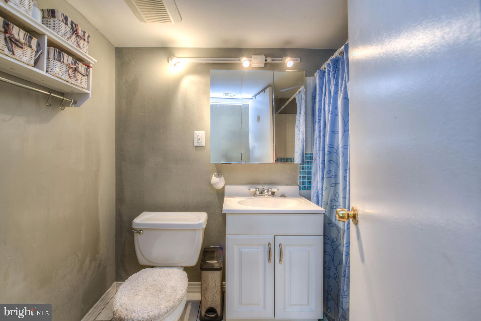 CANTERBURY SQUARE - Residential