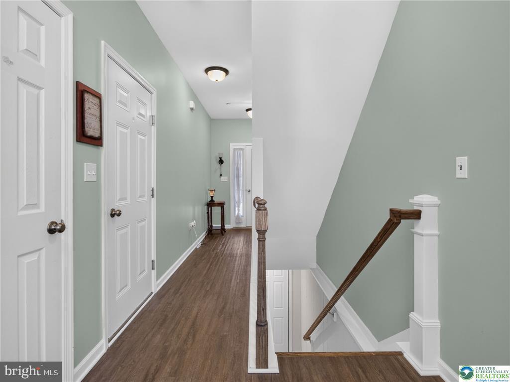 2214 HUNTINGTON LANE