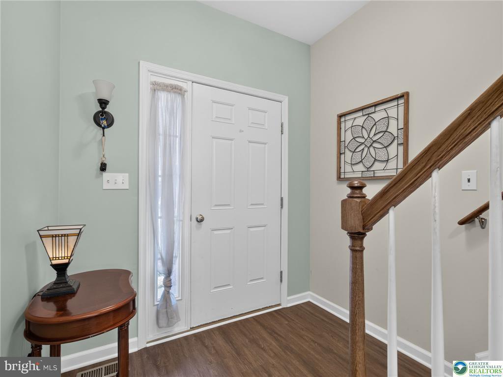 2214 HUNTINGTON LANE