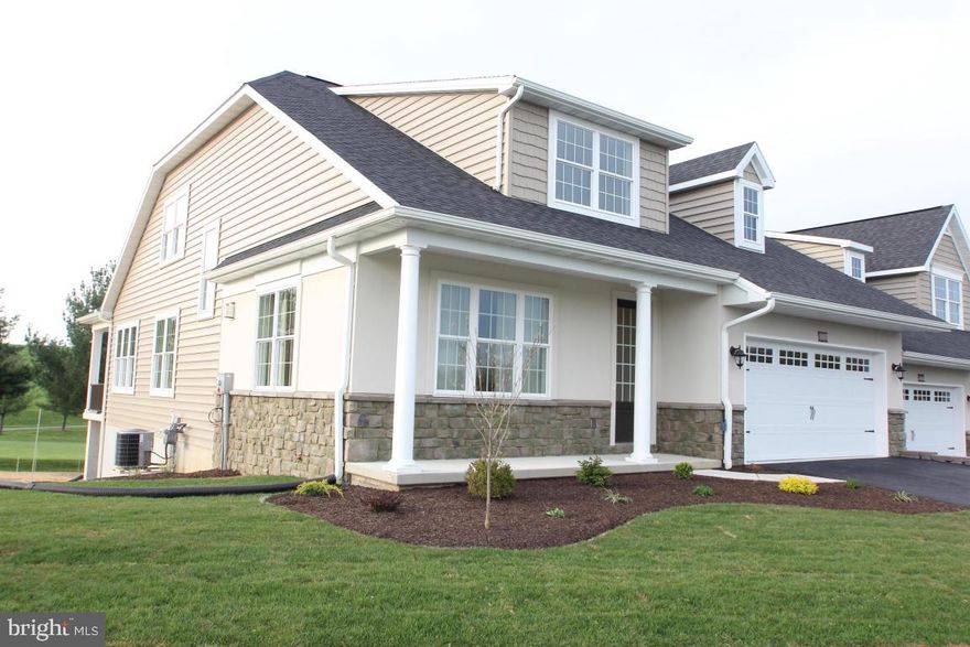 Newly Finished Beautiful 1st flr master in Crossgates Golf Community. Total of 3 bdrms, 2.5 baths, 2 car garage. Spacious kitchen w/granite countertops, CT backsplash, SS appliances, and island open to breakfast nook. Elegant formal living room and dining room. Master Suite w/WIC and private bath w/double sinks and bath w/CT flooring and soaking tub. Beautiful golf course view!