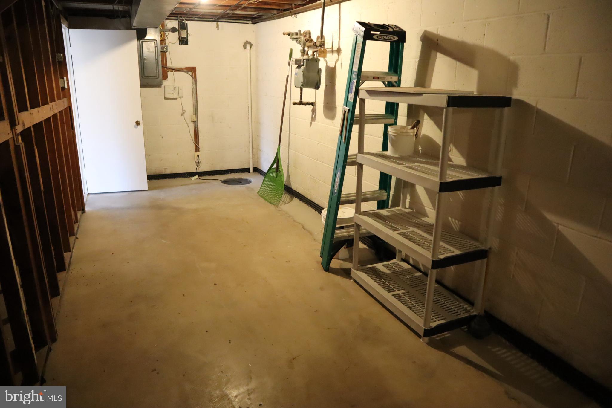 HALPINE VILLAGE - Residential Lease