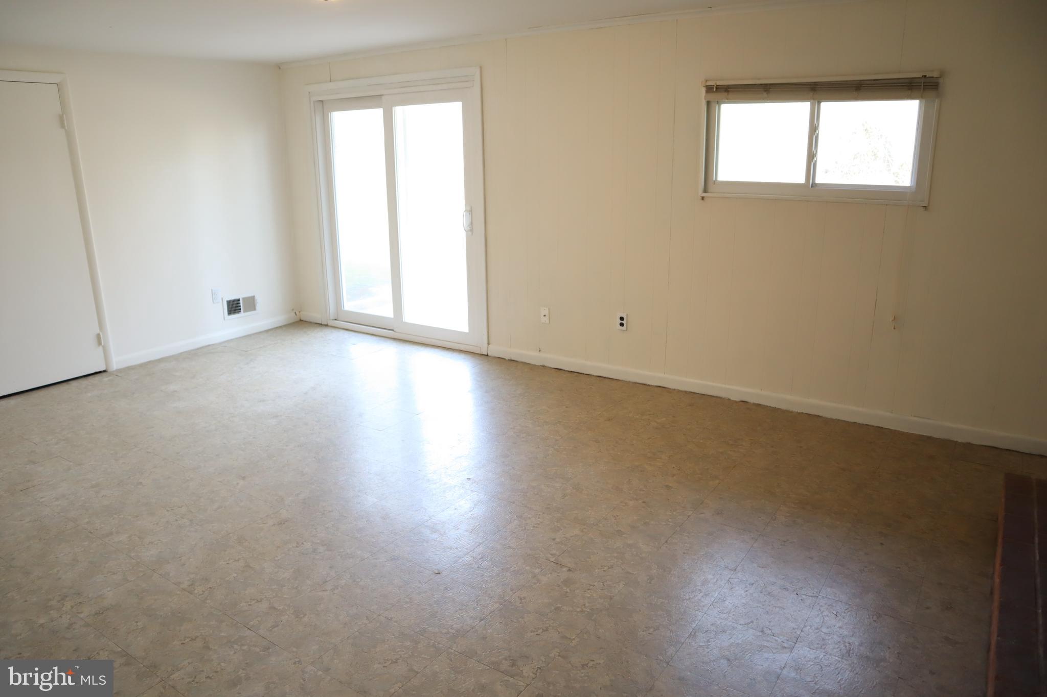 HALPINE VILLAGE - Residential Lease