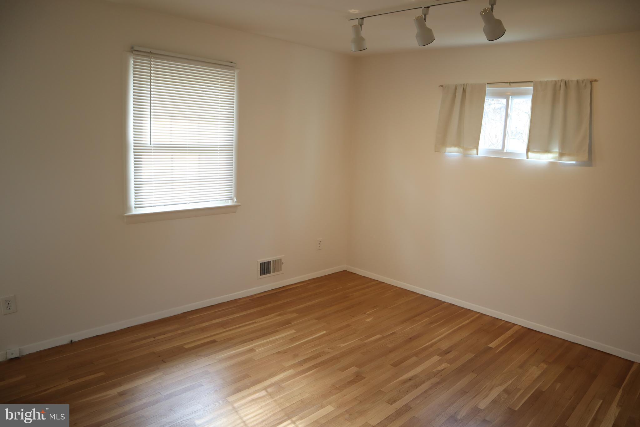 HALPINE VILLAGE - Residential Lease