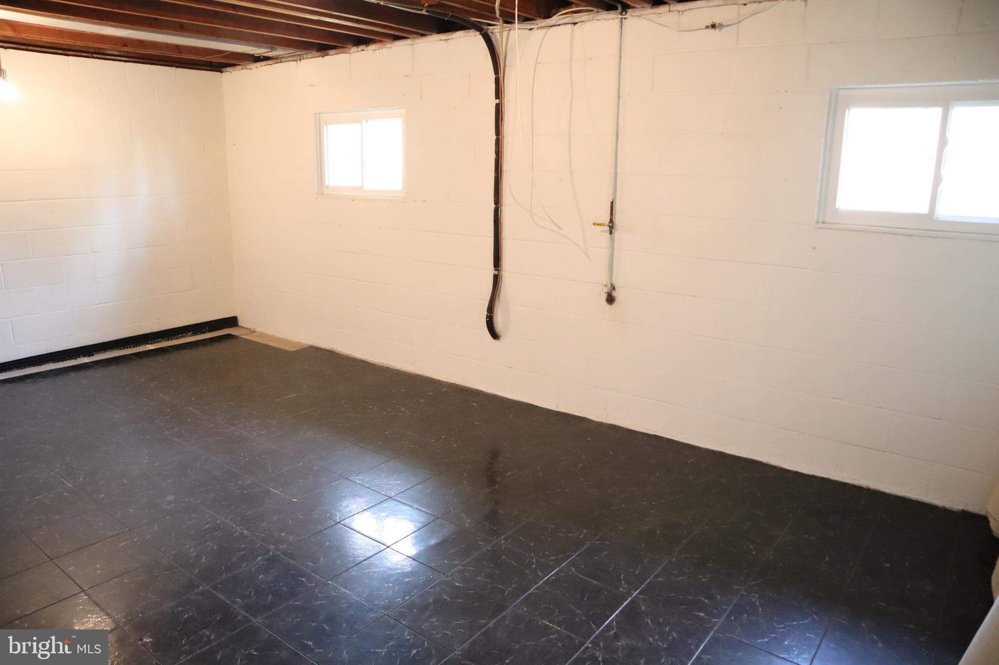 HALPINE VILLAGE - Residential Lease