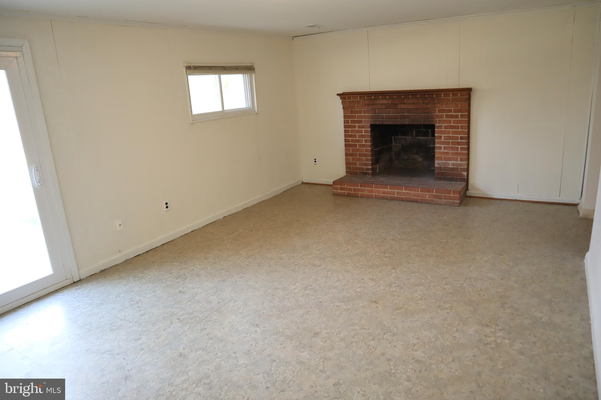 HALPINE VILLAGE - Residential Lease