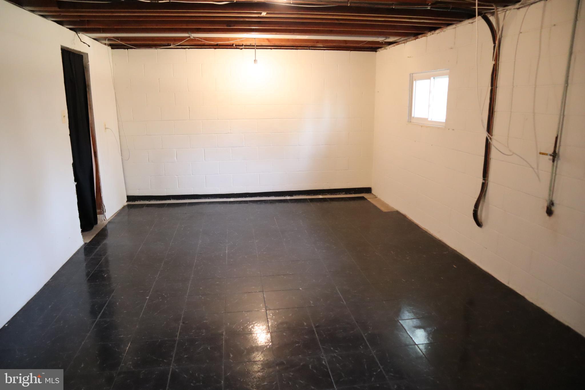 HALPINE VILLAGE - Residential Lease