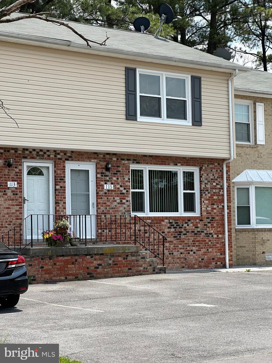 Spacious 3 bedroom 1 1/2 bath townhome on full finished walk out/up basement.  Fenced rear yard with out building.  Apply on listers website or VAR OR NVAR rental application with $45 per person app fee.