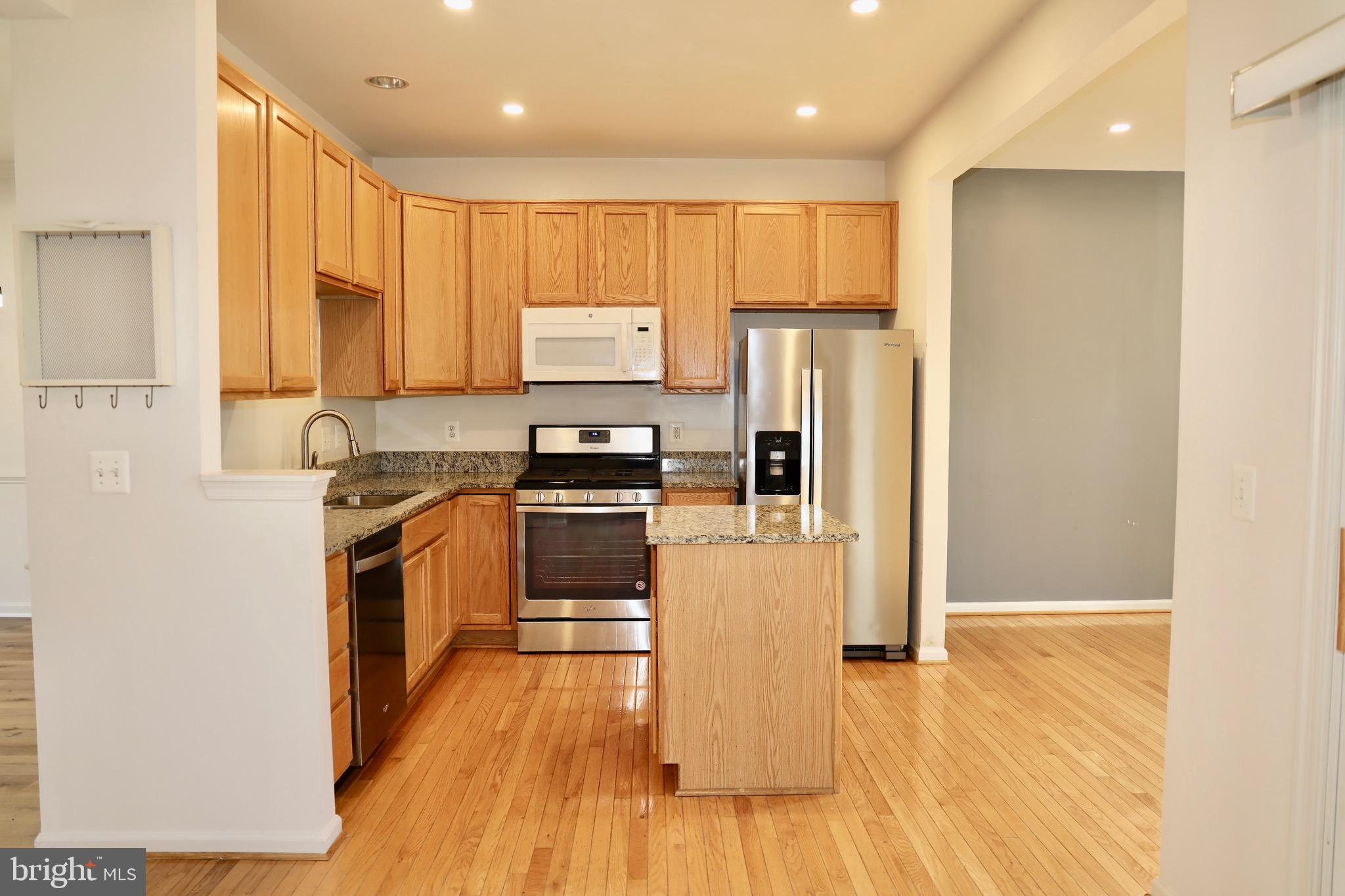 RIVERSIDE STATION - Residential Lease