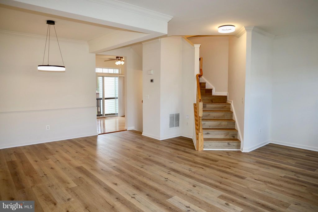 Photo of 15822 Bobolink Drive, WOODBRIDGE, VA 22191 (MLS # VAPW2107192)